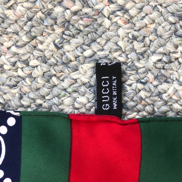 GUCCI Silk Scarf - Picture 3 of 5